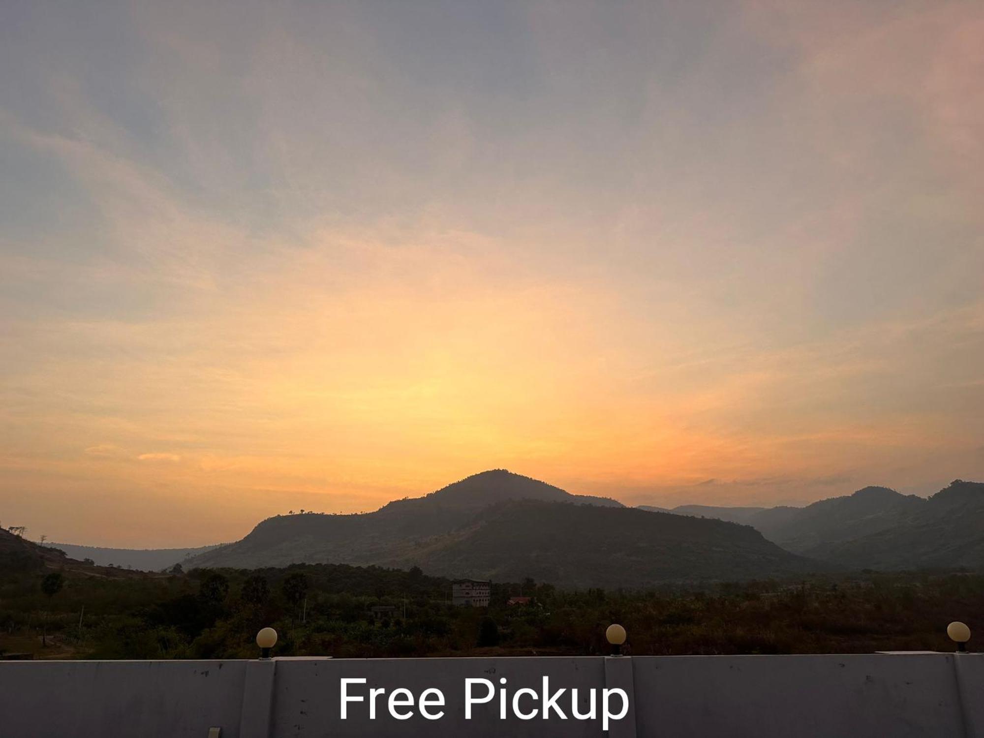 The Vibe Guesthouse Kampot Buitenkant foto